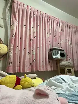 British_EmJess – webcam model profile photo Image 16