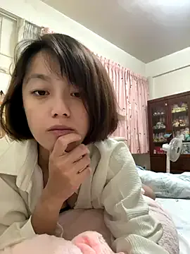 British_EmJess – webcam model profile photo Image 3