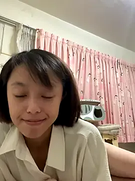 British_EmJess – webcam model profile photo Image 4