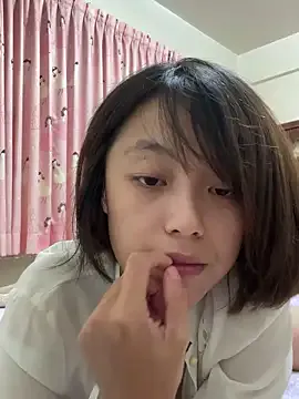 British_EmJess – webcam model profile photo Image 9