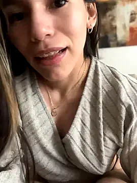 BlondeHott – webcam model profile photo Image 16