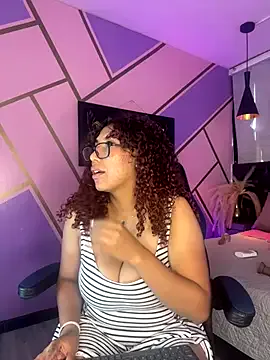 DaryaStars – webcam model profile photo Image 6