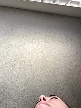 UKRaunchyRobyn – webcam model profile photo Image 10