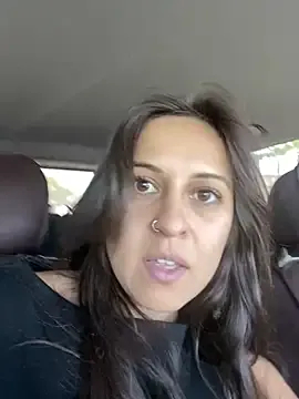 UKRaunchyRobyn – webcam model profile photo Image 7