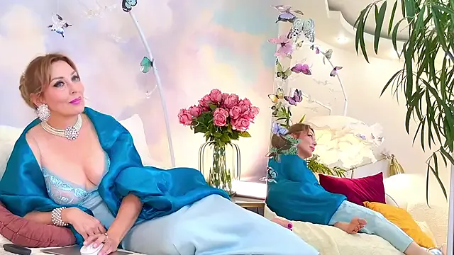 famouswomen – webcam model profile photo Image 14