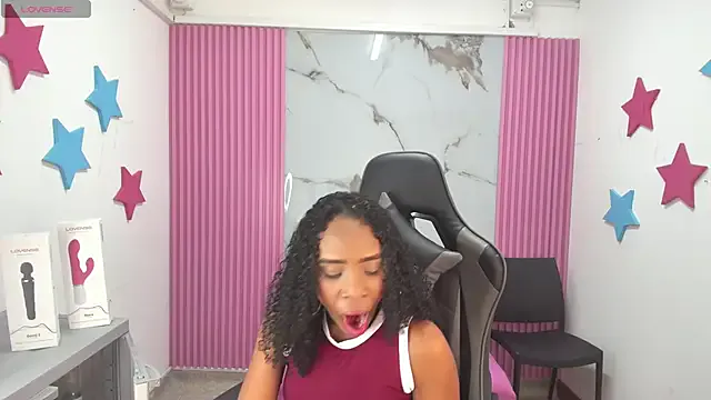 NightMint – webcam model profile photo Image 11