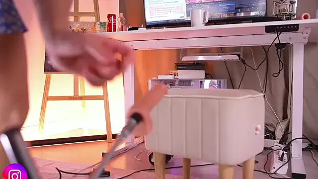 Sun-Moon – webcam model profile photo Image 18