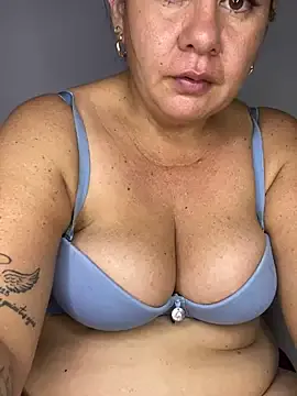 British_EmJess – webcam model profile photo Image 3