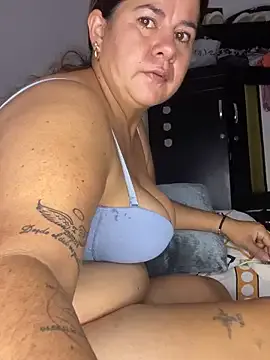 British_EmJess – webcam model profile photo Image 4