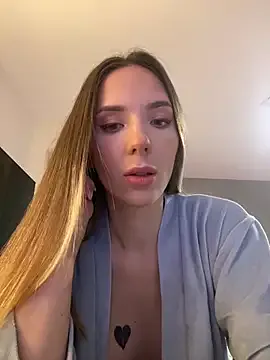 Lisichka4 – webcam model profile photo Image 4