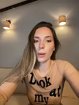 Lisichka4 – webcam model profile photo Image 9