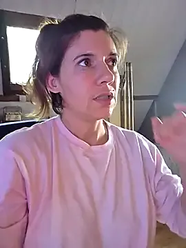 Hotforunow – webcam model profile photo Image 10