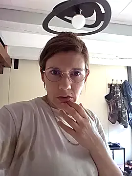 Hotforunow – webcam model profile photo Image 11