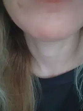 LoraDevine – webcam model profile photo Image 3