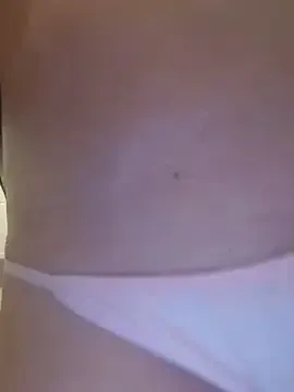 LoraDevine – webcam model profile photo Image 4