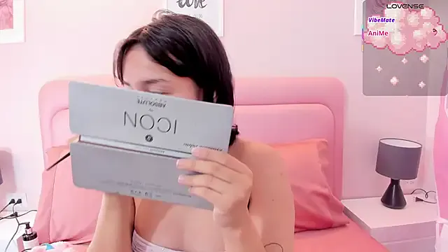 AureliyXXX – webcam model profile photo Image 11