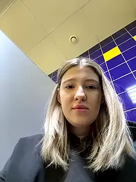 LorrySkye – webcam model profile photo Image 5