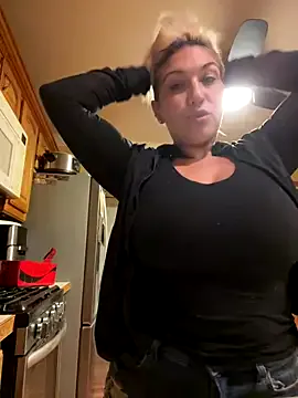 MarilynRainbow – webcam model profile photo Image 8