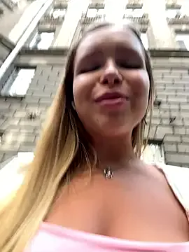 ChelseaBlondeUK – webcam model profile photo Image 5