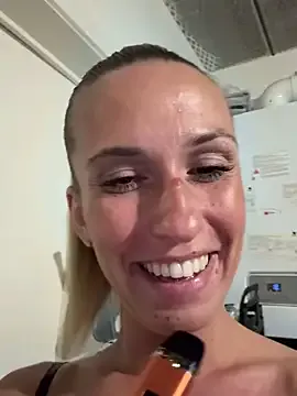 lissazmark2 – webcam model profile photo Image 9