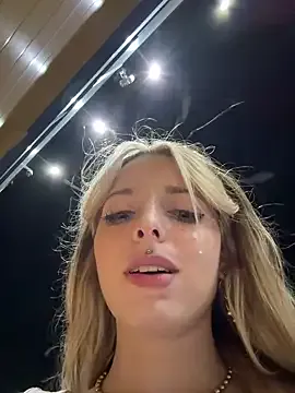 xxxharmonyyy – webcam model profile photo Image 8