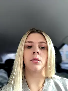 SusyBlair – webcam model profile photo Image 17