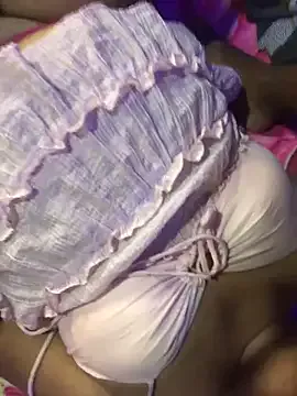 British_EmJess – webcam model profile photo Image 13