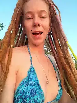 BlondeScarlettx – webcam model profile photo Image 2