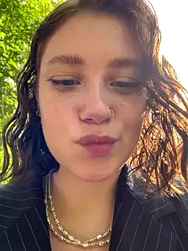 Mellica – webcam model profile photo Image 12