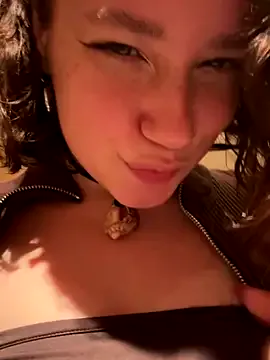 Mellica – webcam model profile photo Image 14