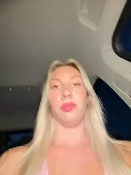 GlamGran – webcam model profile photo Image 11