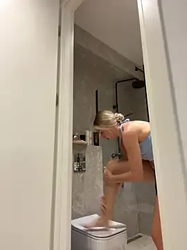 GlamGran – webcam model profile photo Image 4