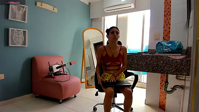 Yamajca – webcam model profile photo Image 2