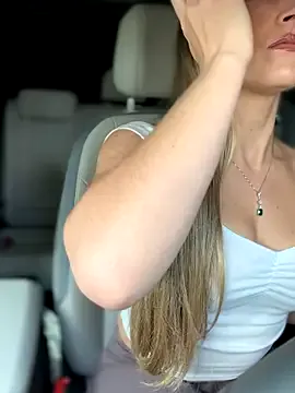 BlondeHott – webcam model profile photo Image 17