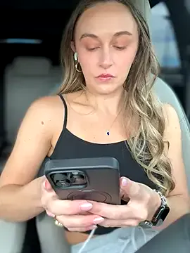 BlondeHott – webcam model profile photo Image 19