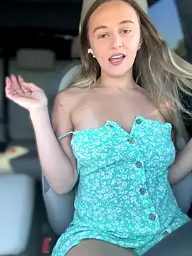 BlondeHott – webcam model profile photo Image 2