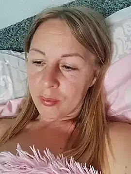 BlondeScarlettx – webcam model profile photo Image 7