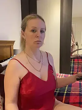 YourWitcher – webcam model profile photo Image 11