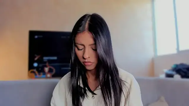 MiniGirl27 – webcam model profile photo Image 17