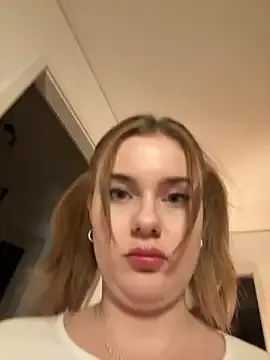 ChelseaBlondeUK – webcam model profile photo Image 19