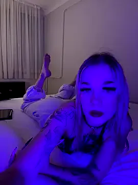 TenderLora – webcam model profile photo Image 15