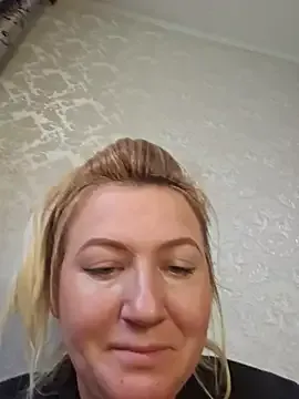 BlondeHott – webcam model profile photo Image 19