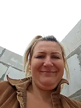 BlondeHott – webcam model profile photo Image 5