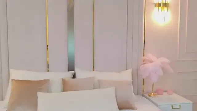 Olvia7985 – webcam model profile photo Image 13