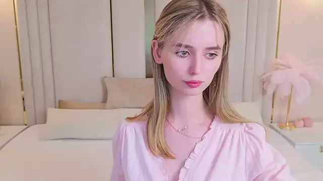 Olvia7985 – webcam model profile photo Image 5