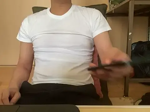 itsme_LEON – webcam model profile photo Image 2