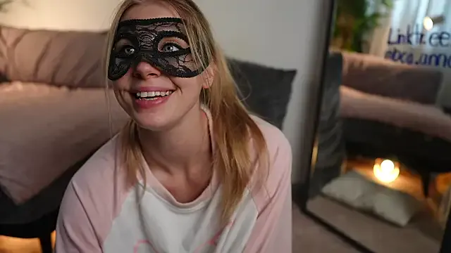 Lilye – webcam model profile photo Image 3