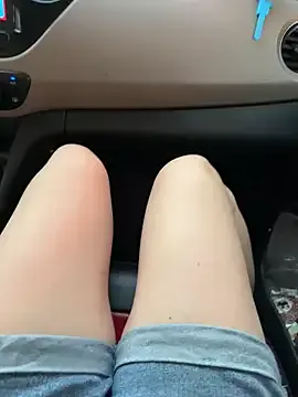 British_EmJess – webcam model profile photo Image 12