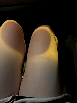 British_EmJess – webcam model profile photo Image 9