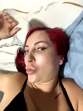 KateDivineUK – webcam model profile photo Image 4